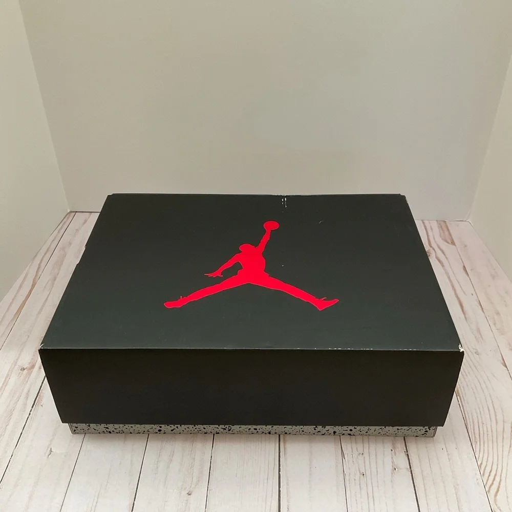 Air Jordan 6 Retro Carmine (2021) - Picture 7 of 9